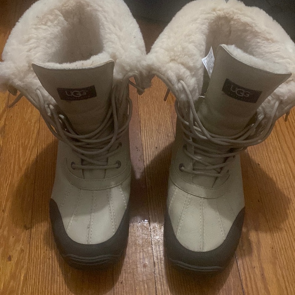 authentic UGG Adirondack women’s size 12
